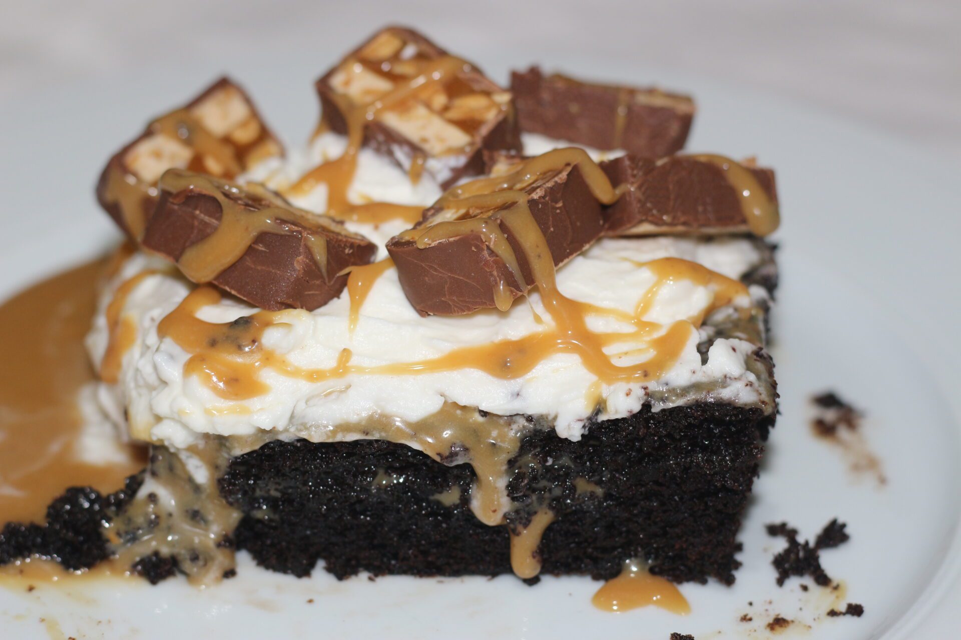 BUTTERFINGER POKE CAKE