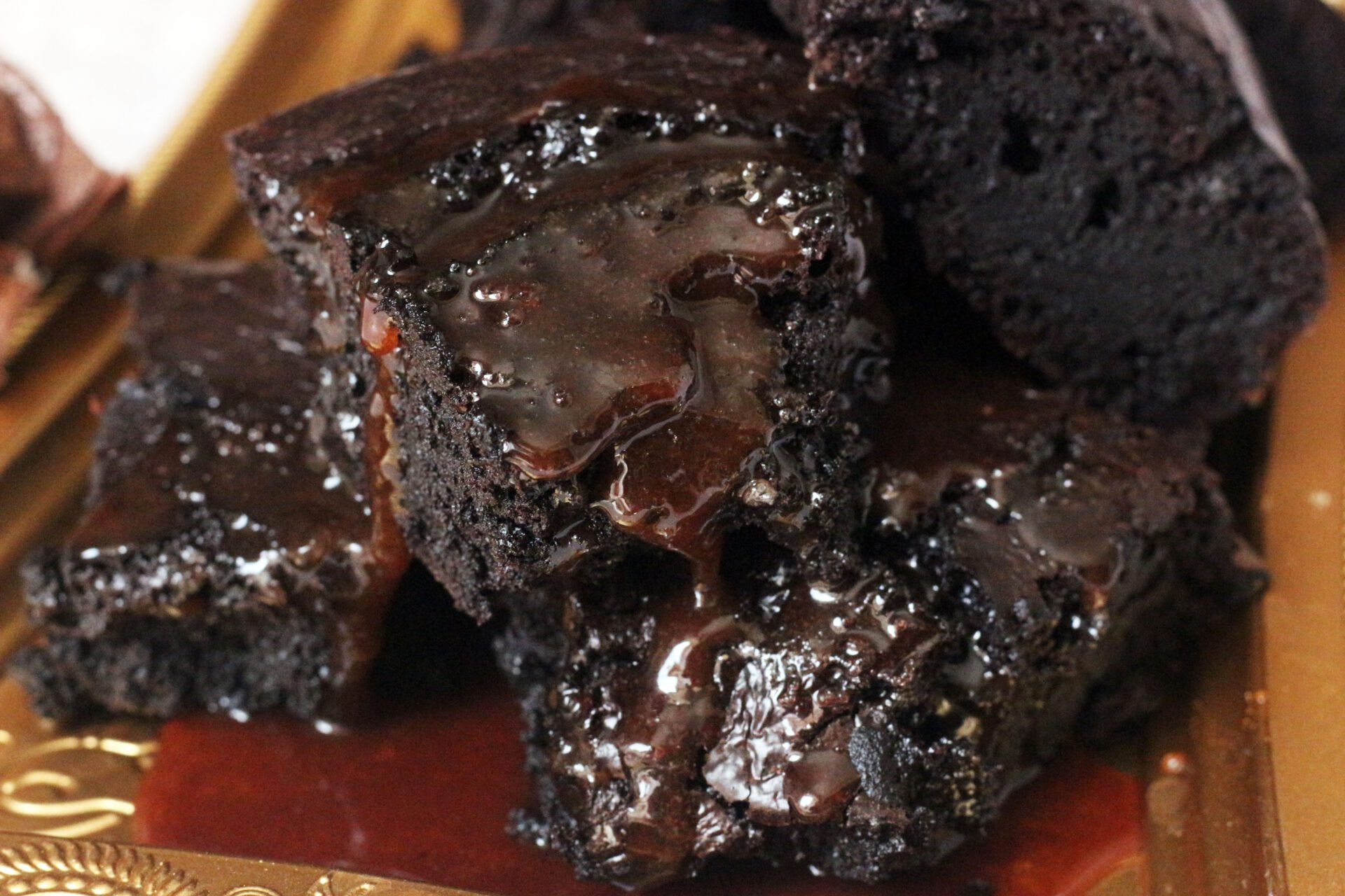 FLOURLESS CHOCOLATE CAKE