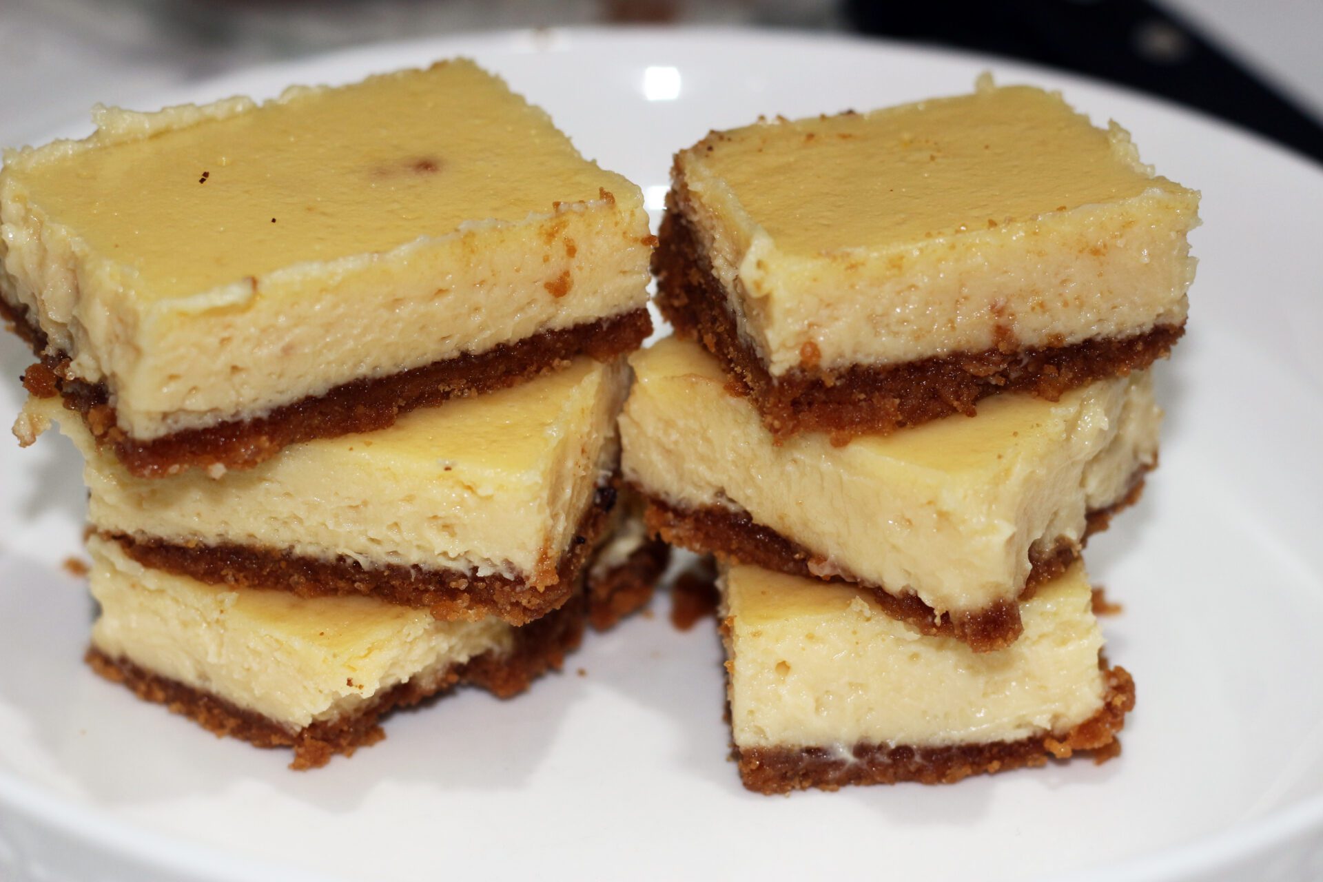 CREAMY LEMON SQUARES