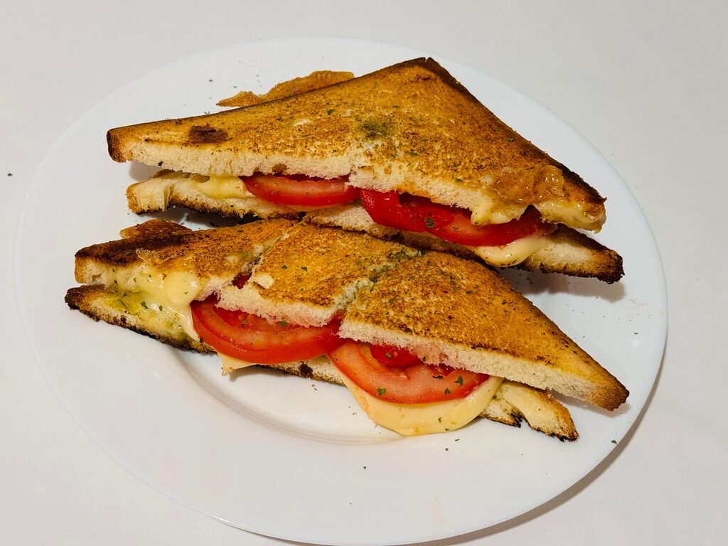 Easy Pesto & Mozzarella Grilled Sandwich